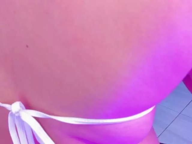 Alahia-Dangelo from BongaCams