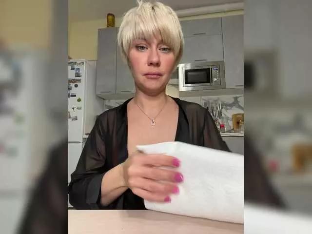 AlisaBlackFox from BongaCams is Freechat