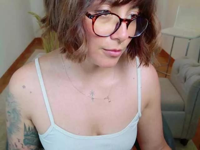 AlyaMisstres from BongaCams
