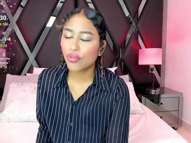 ArianaLewiis from BongaCams