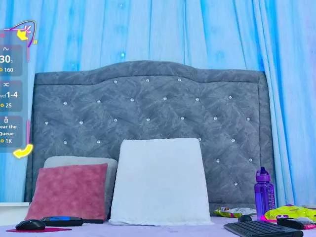 AuraRoss from BongaCams
