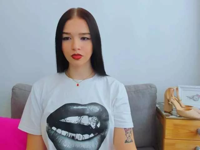AvaPretty from BongaCams