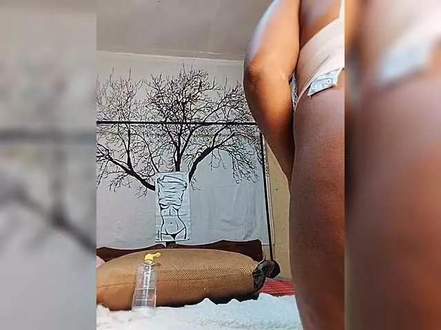 BEENCEE from BongaCams