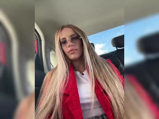 blondinochkaa from BongaCams is Freechat