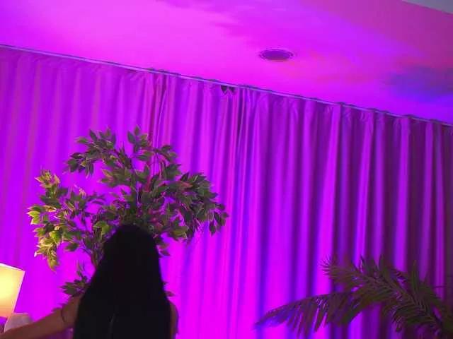 ChicaOra from BongaCams