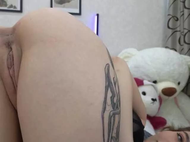 dolly-ll from BongaCams