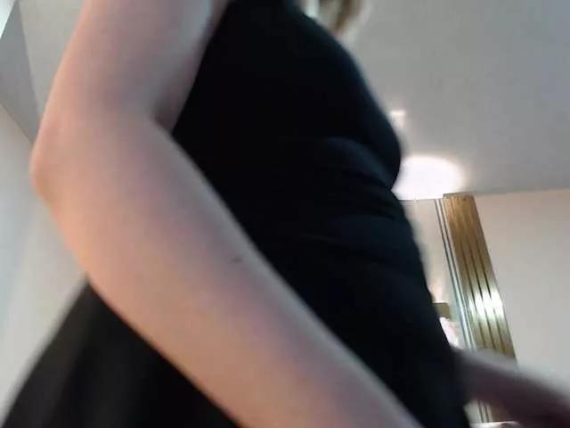 Emma-Blonde from BongaCams