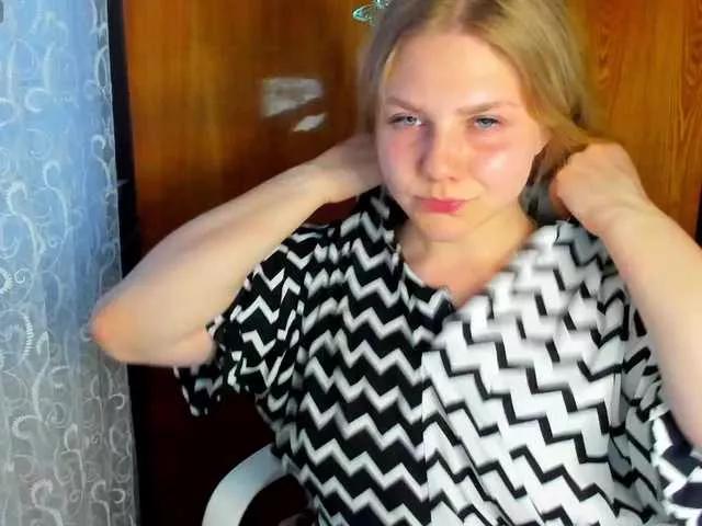 Emma-Frizea from BongaCams