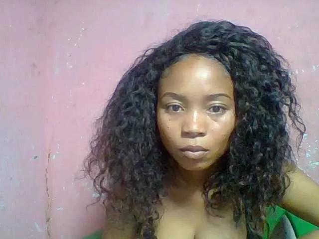 Estelahh from BongaCams