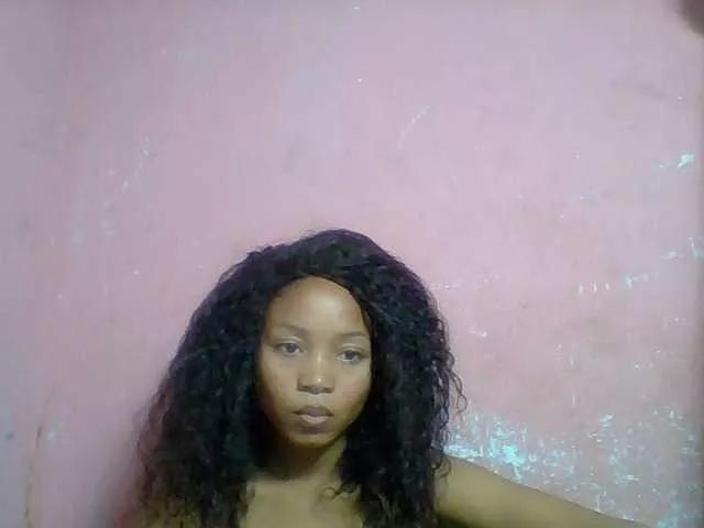 Estelahh from BongaCams