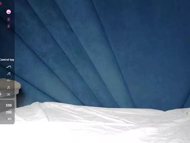 Evelisse from BongaCams