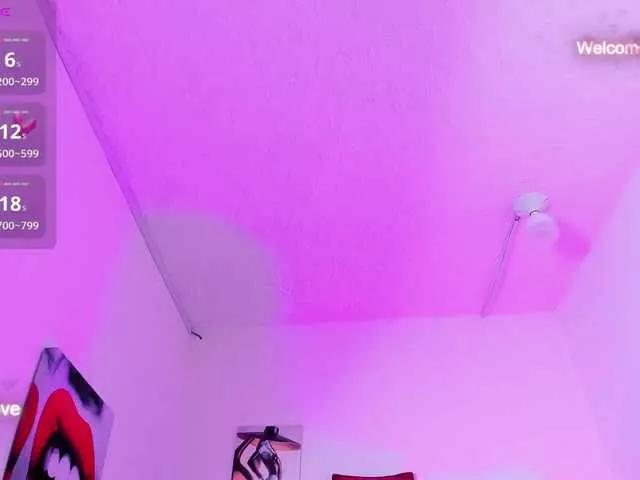 Hellen-star from BongaCams