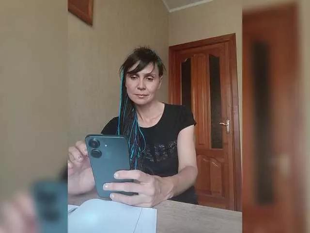 Hellenalonenochka from BongaCams