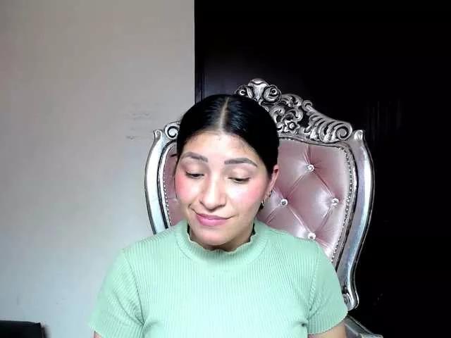 holly20a from BongaCams