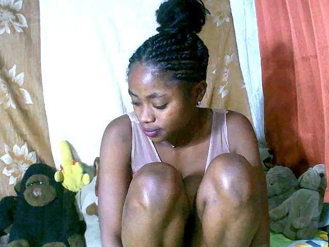 Honoratte from BongaCams