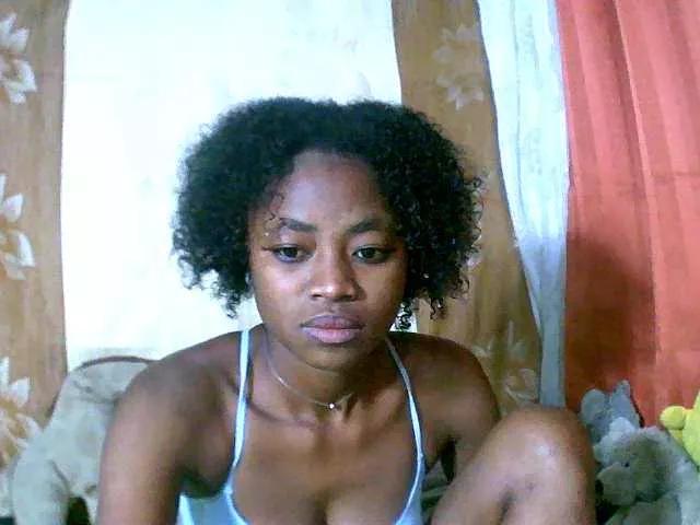Honoratte from BongaCams