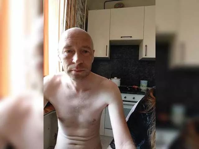 Innokentiy449 from BongaCams