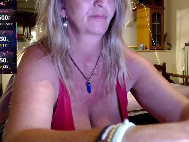 JennaDeluxe from BongaCams