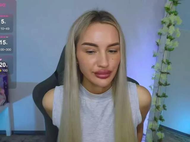 LeilaFlower from BongaCams