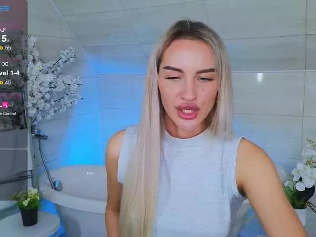 LeilaFlower from BongaCams