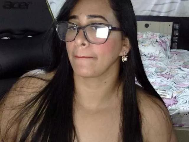 Letty33 from BongaCams
