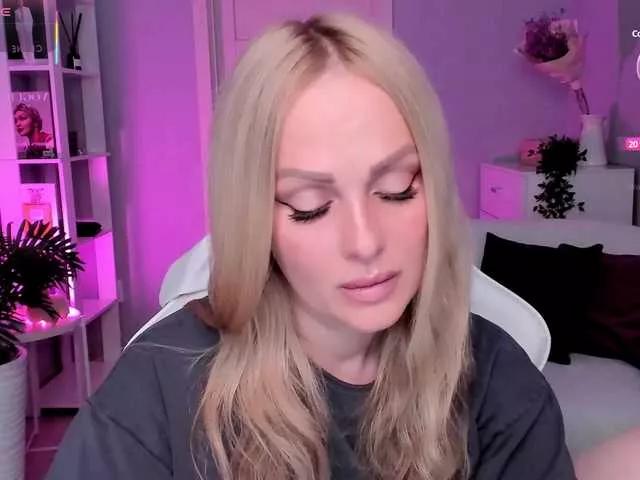 LibbyNora from BongaCams