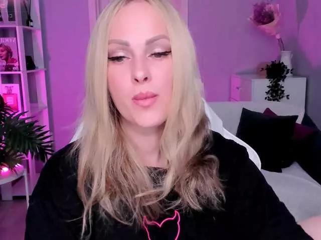LibbyNora from BongaCams
