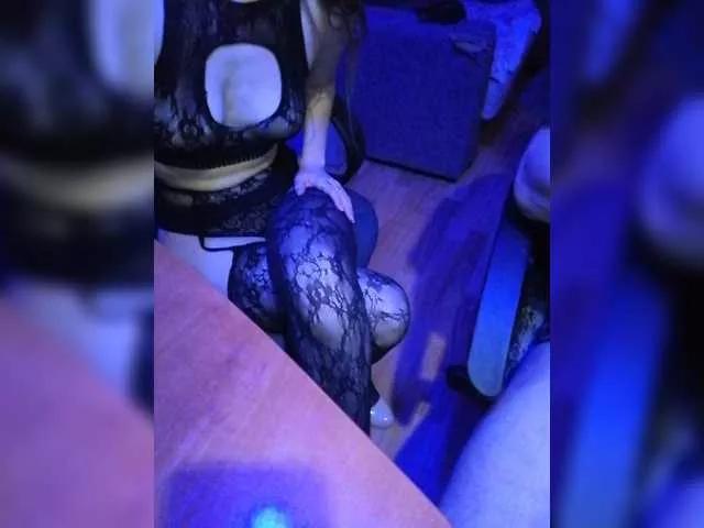 Lily-Sam from BongaCams
