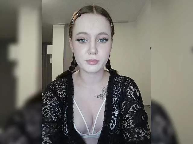 LolaMin from BongaCams
