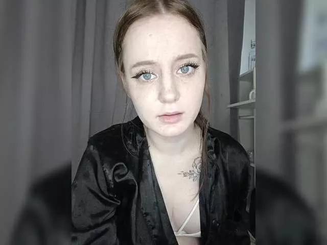 LolaMin from BongaCams