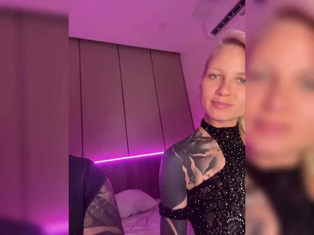 lovetwins from BongaCams is Freechat