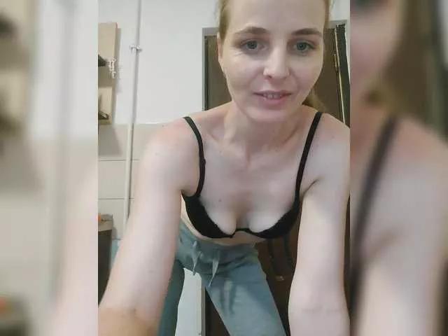 Lulu-Erotica from BongaCams