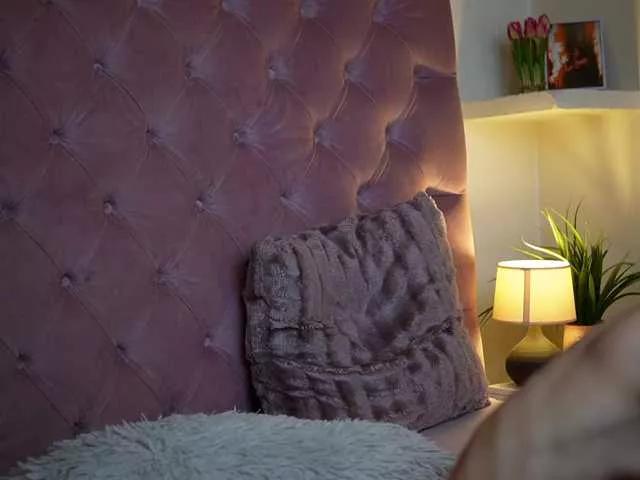 MaiaMini from BongaCams
