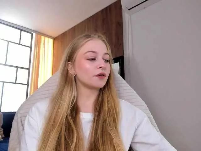 MiaMeowa from BongaCams