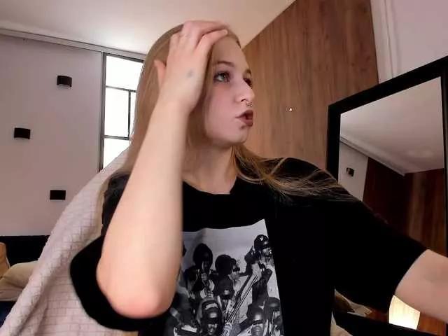 MiaMeowa from BongaCams