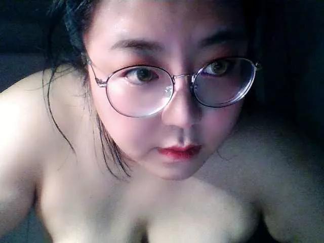 nanasmile from BongaCams
