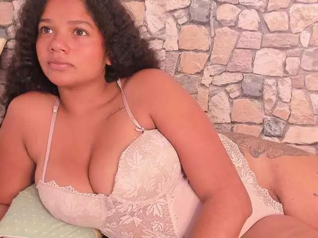 NinaCollinss from BongaCams
