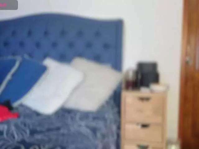 QueenyK1ng from BongaCams