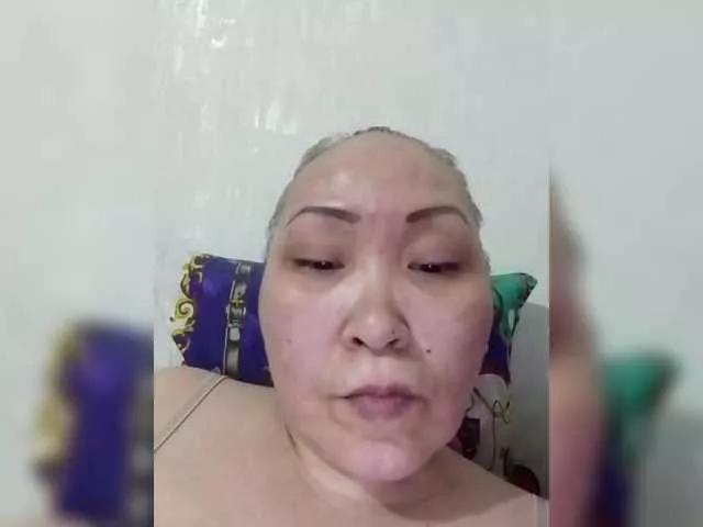 Qweentis from BongaCams