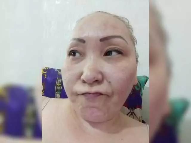 Qweentis from BongaCams