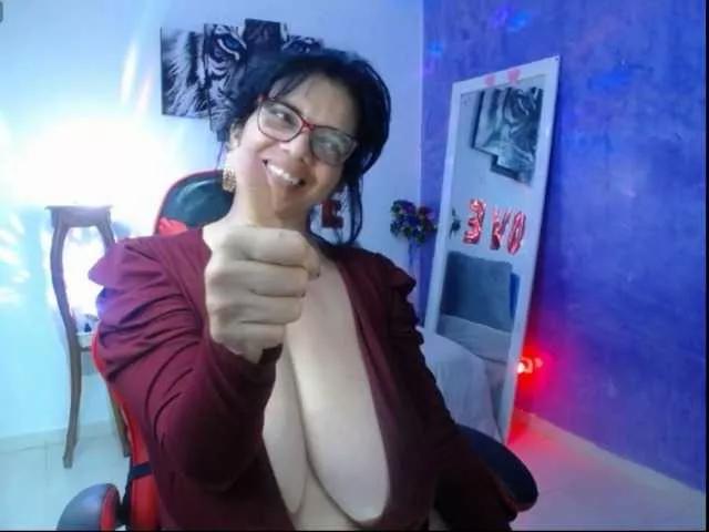 SaraSmith2 from BongaCams
