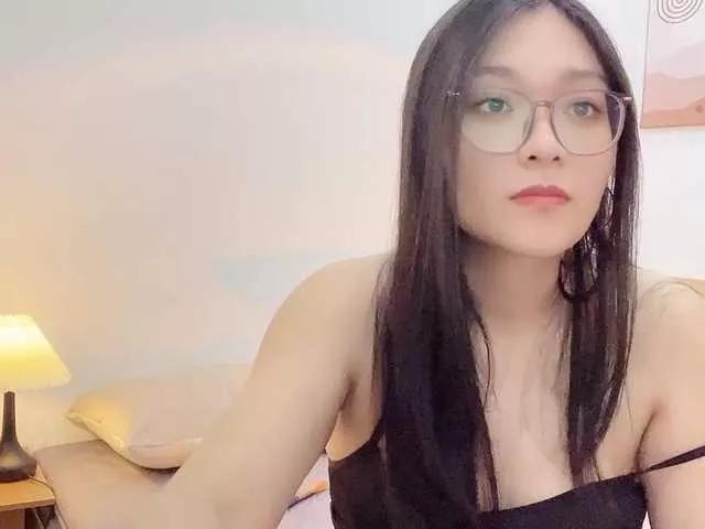 Selena295 from BongaCams