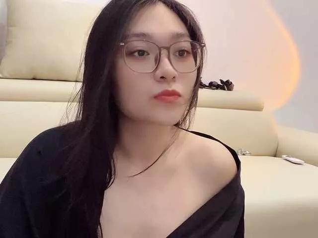 Selena295 from BongaCams