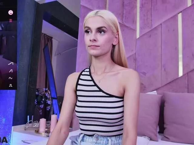 SelenaDaze from BongaCams