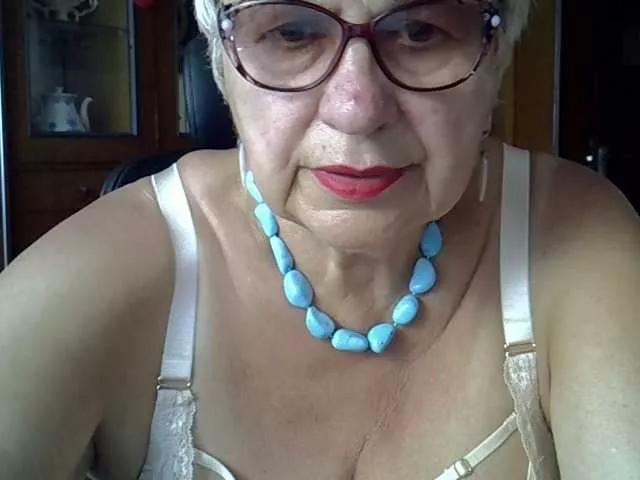 SweetCherry00 from BongaCams