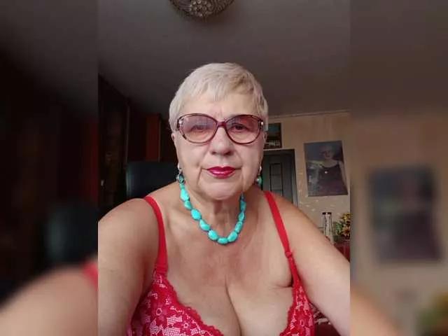 SweetCherry00 from BongaCams