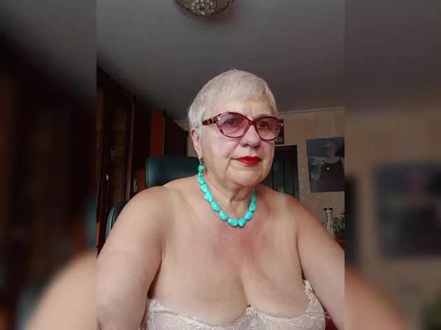 SweetCherry00 from BongaCams