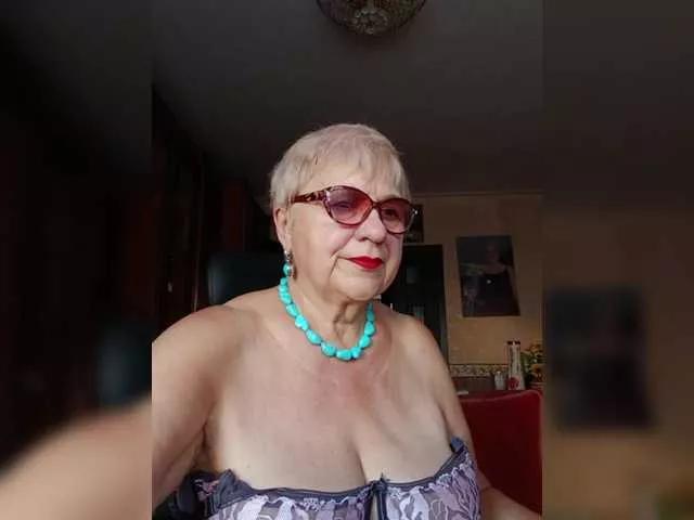SweetCherry00 from BongaCams