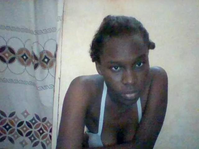 SweetHal from BongaCams