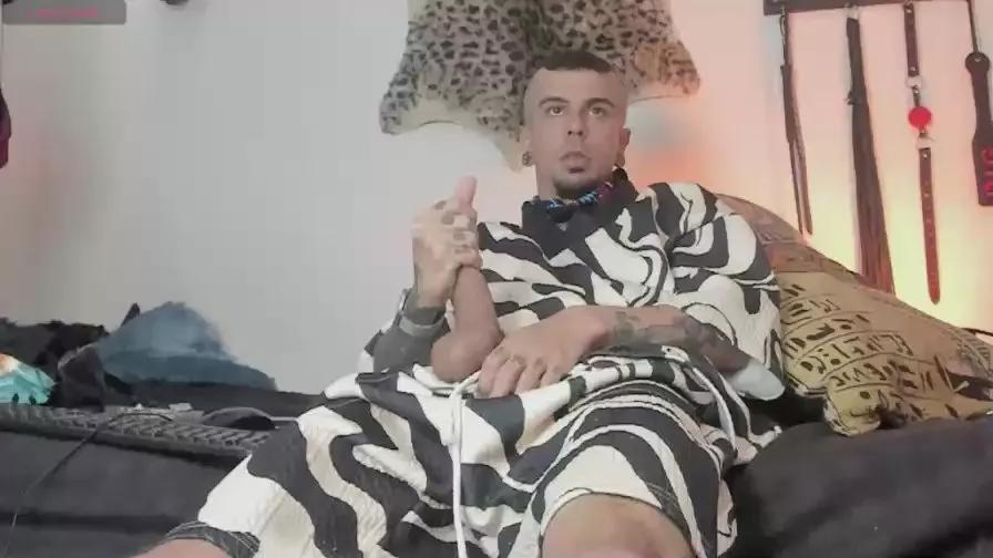 aaronbigdickxxx from Cam4